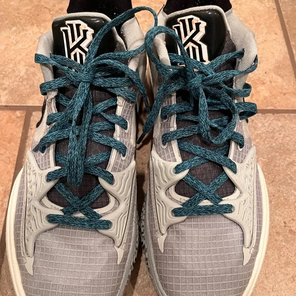 Nike | Shoes | Kyrie Low Ep 4 Sz 8 | Poshmark display picture 1